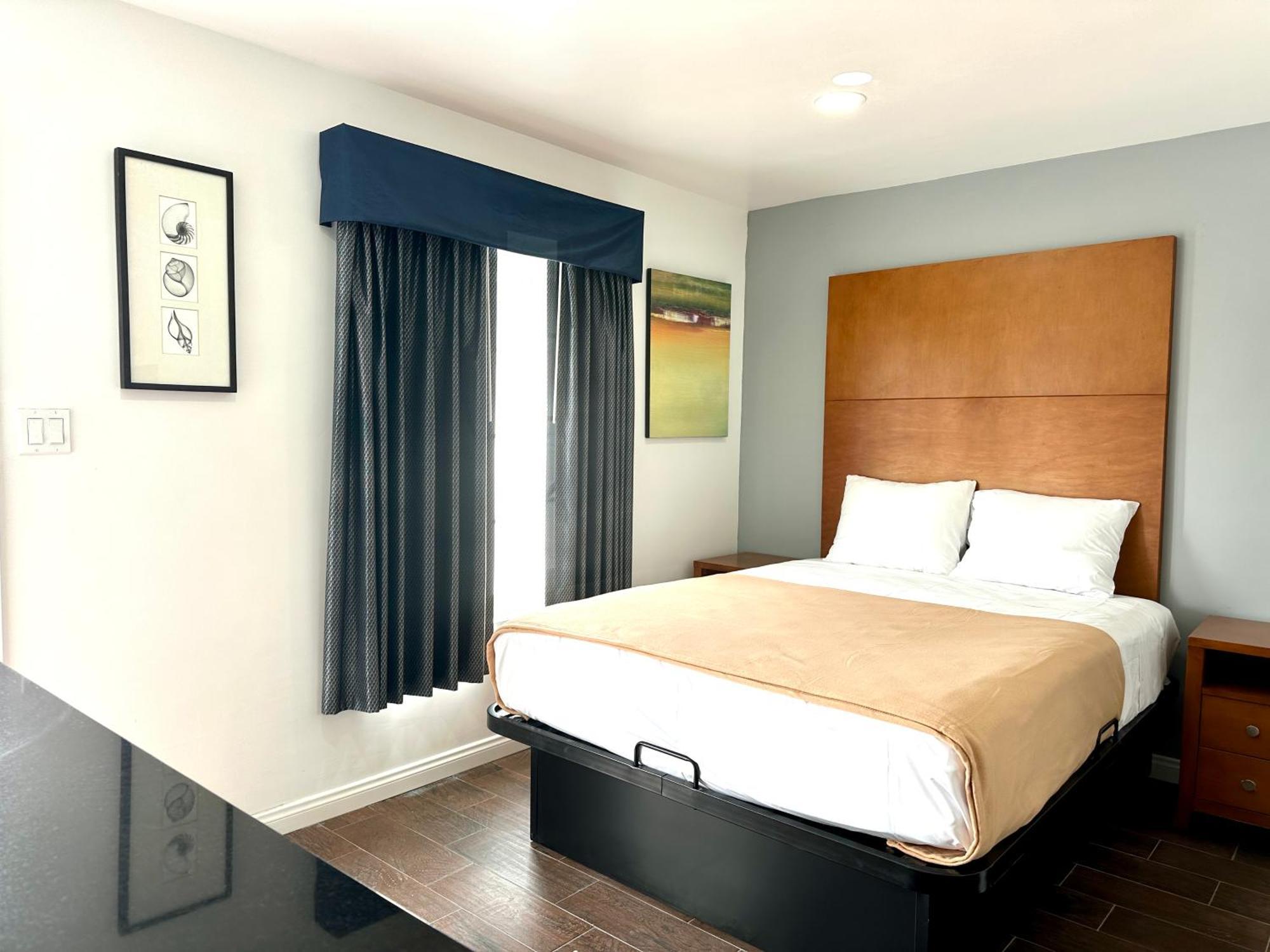 Oceanside Inn & Suites Екстер'єр фото