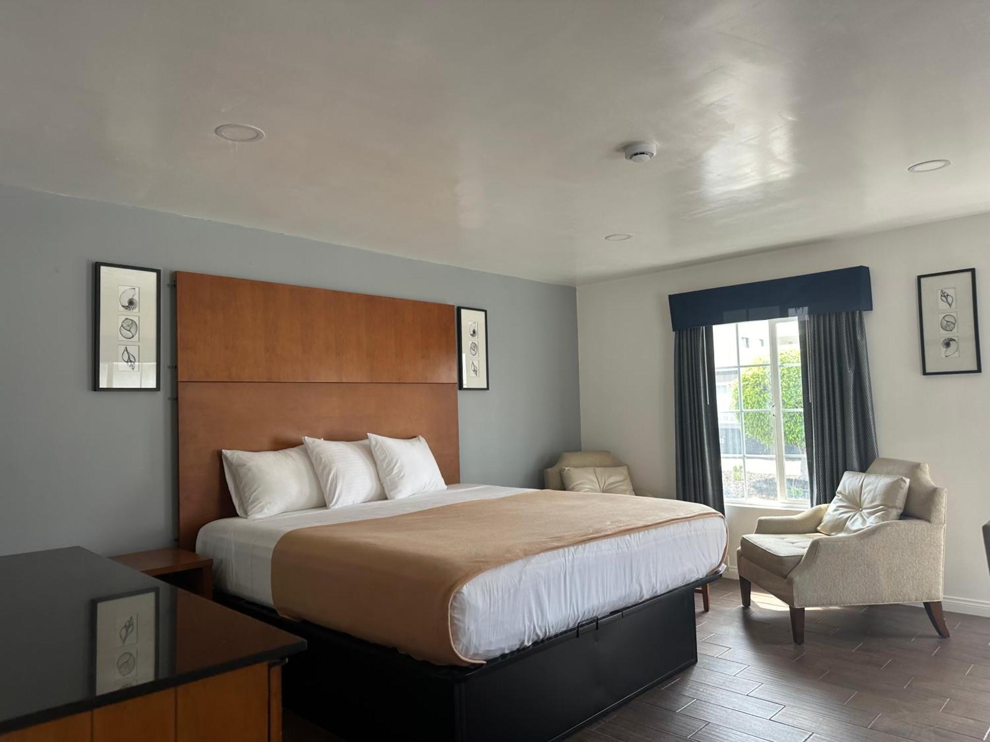 Oceanside Inn & Suites Екстер'єр фото