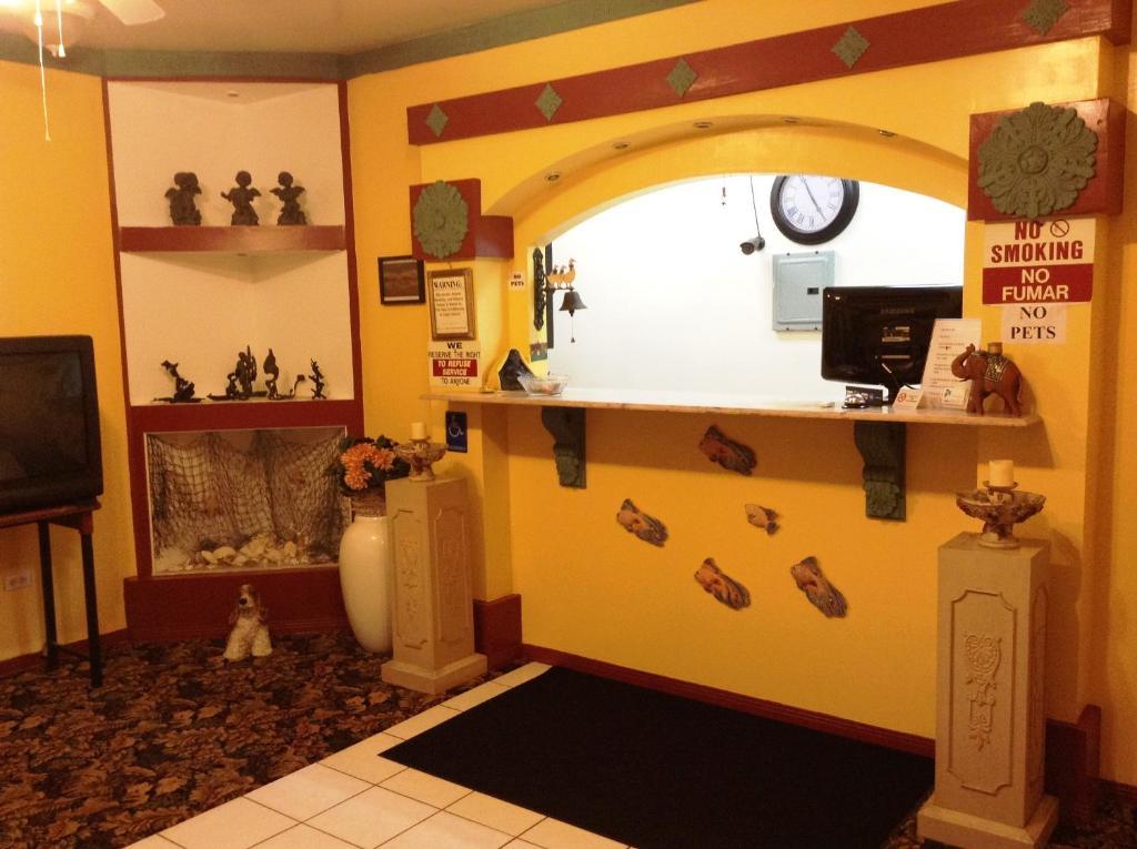 Oceanside Inn & Suites Екстер'єр фото
