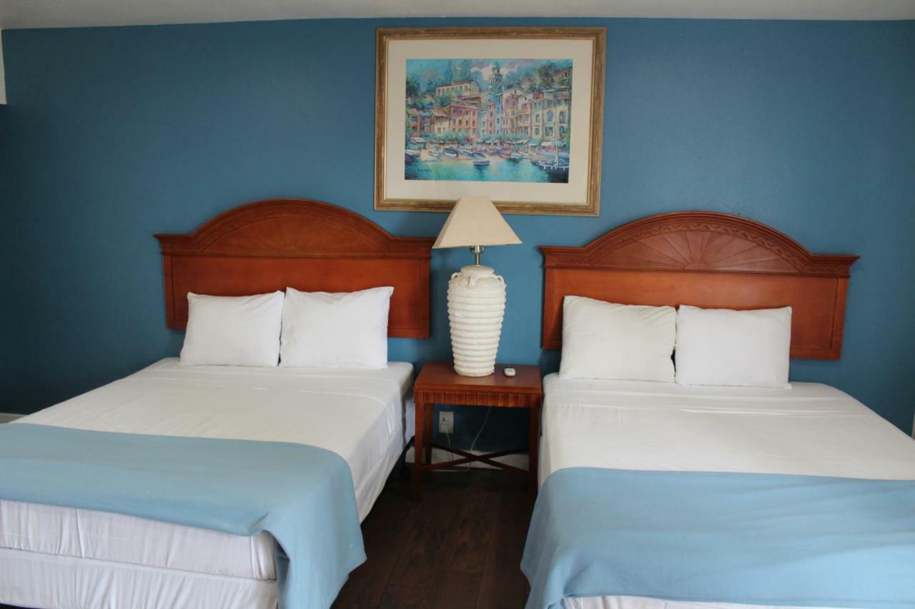 Oceanside Inn & Suites Екстер'єр фото