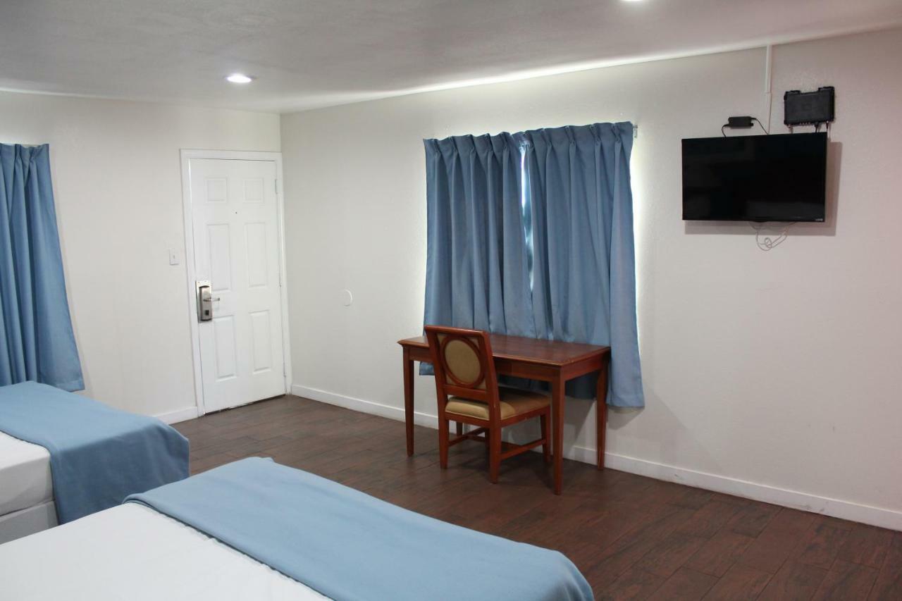 Oceanside Inn & Suites Екстер'єр фото
