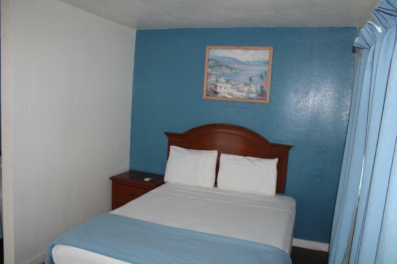 Oceanside Inn & Suites Екстер'єр фото