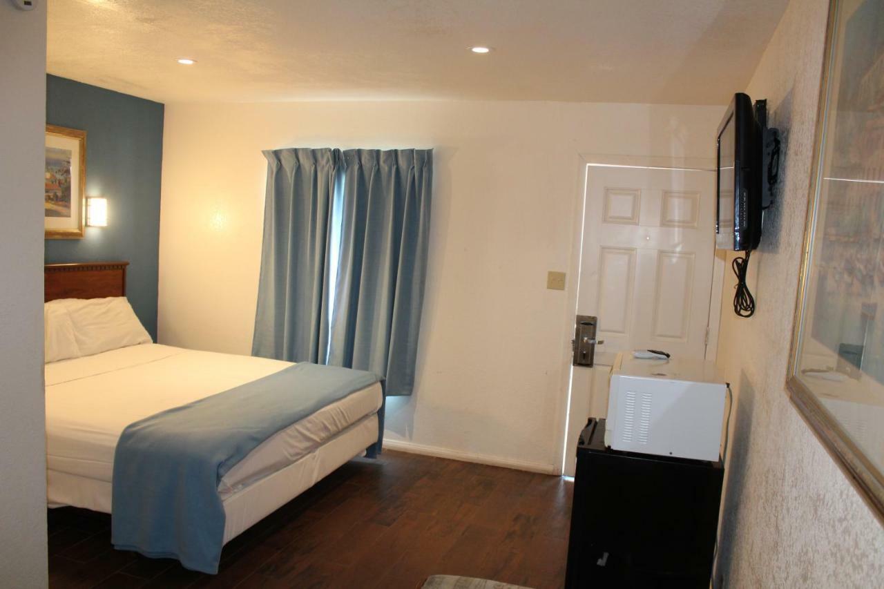Oceanside Inn & Suites Екстер'єр фото