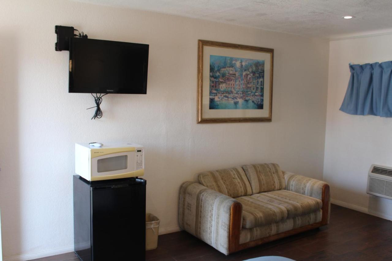 Oceanside Inn & Suites Екстер'єр фото